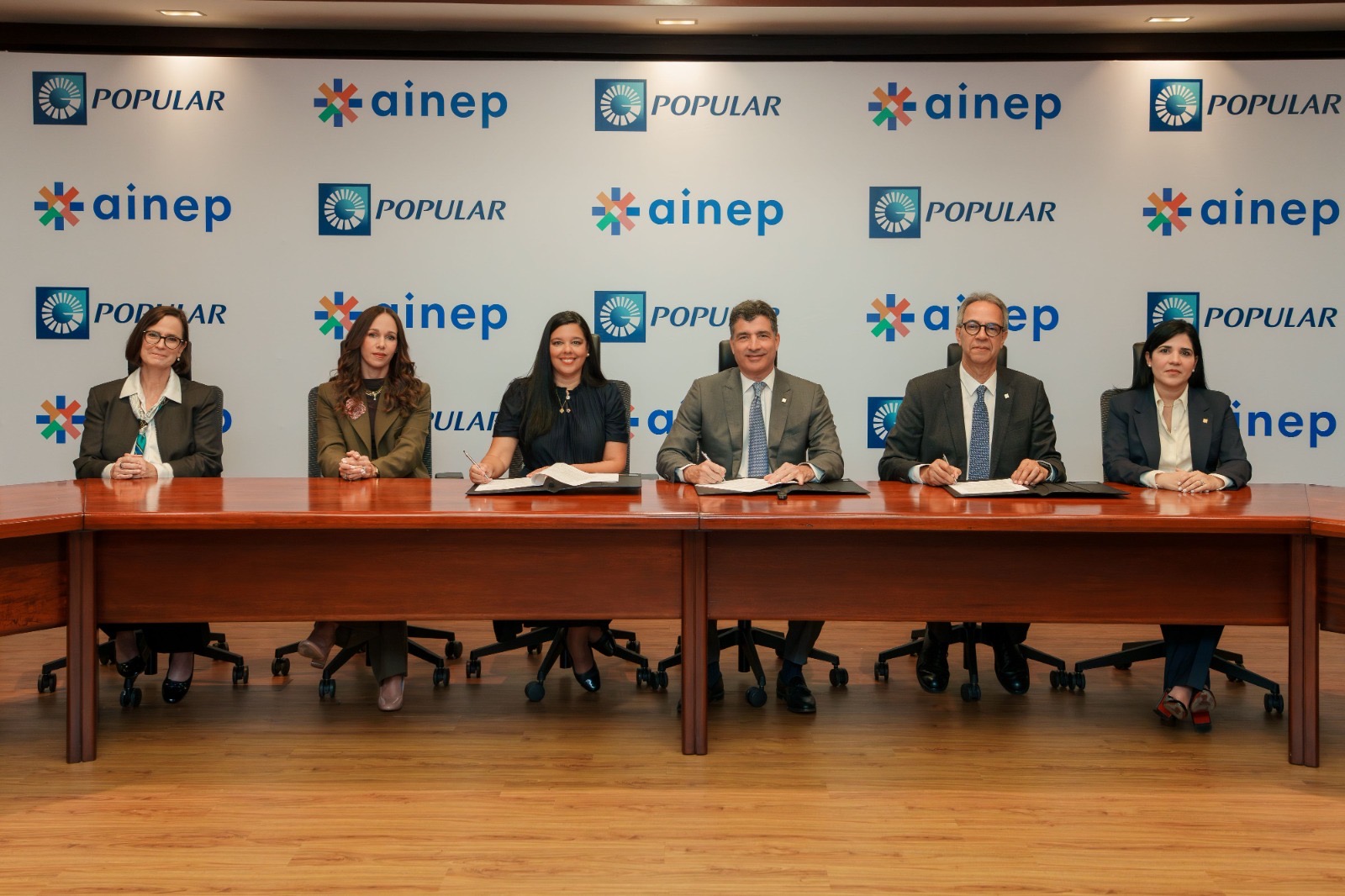 Banco Popular y asociación de colegios privados AINEP firman alianza estratégica en favor de la educación de calidad