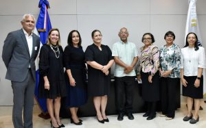 AINEP integra comisión de la UDIEP en visita al Ministro de Educación
